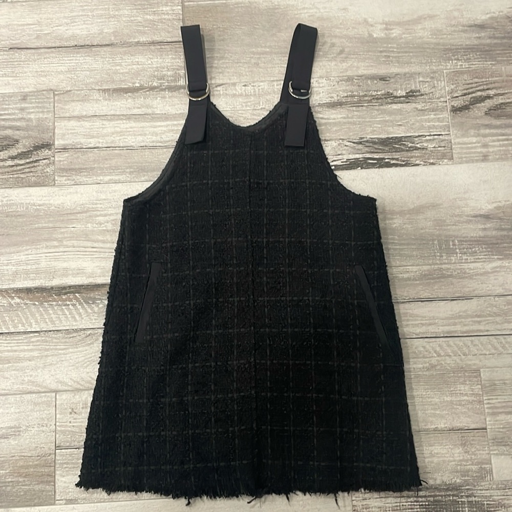 Zara size 9 black, tweed skirt jumper